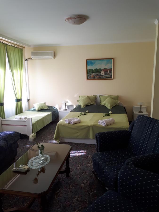 Bed and Breakfast Business Club Selenca Bac Exterior foto