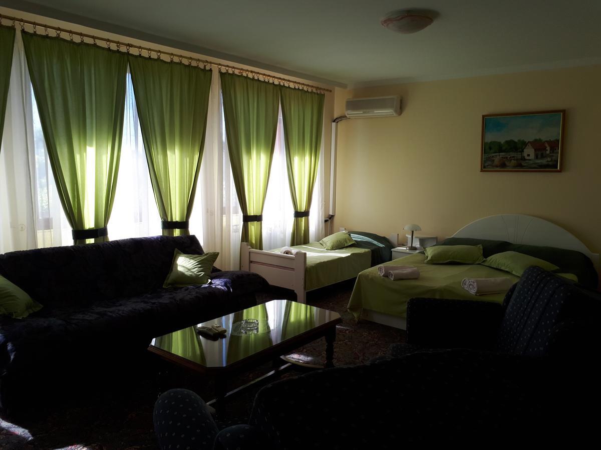 Bed and Breakfast Business Club Selenca Bac Exterior foto